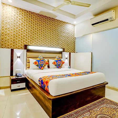 Hotel Naivedhya By Kwality Inn Тхане Экстерьер фото
